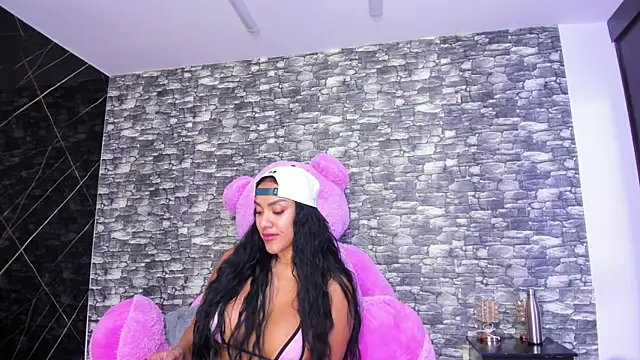 Snapshot of HeidyWillss chatting on January 9, 7:29 pm HeidyWillss online show from January 9, 7:29 pm