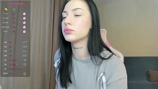 Snapshot of JenniferQueen11 chatting on January 30, 10:08 am JenniferQueen11 online show from January 30, 10:08 am