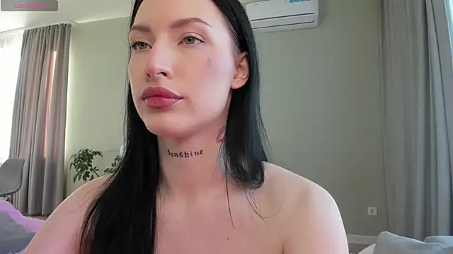 Snapshot of JenniferQueen11 chatting on September 27, 2:16 am JenniferQueen11 online show from September 27, 2:16 am