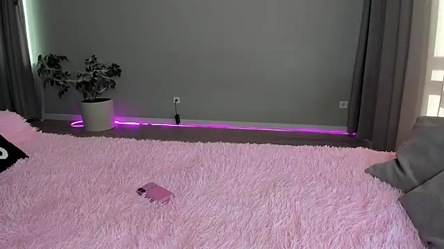 Snapshot of JenniferQueen11 chatting on October 25, 9:39 am JenniferQueen11 online show from October 25, 9:39 am