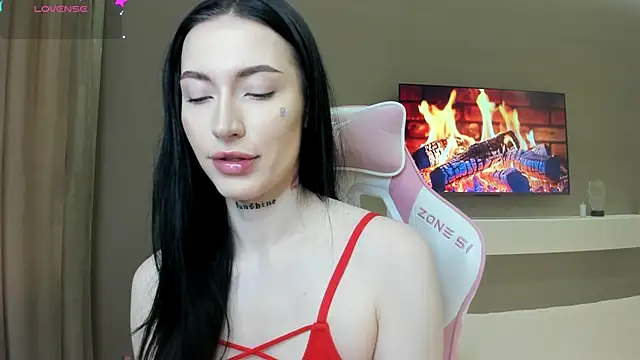 Snapshot of JenniferQueen11 chatting on February 28, 11:00 am JenniferQueen11 online show from February 28, 11:00 am