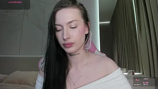 Snapshot of JenniferQueen11 chatting on June 4, 7:31 pm JenniferQueen11 online show from June 4, 7:31 pm