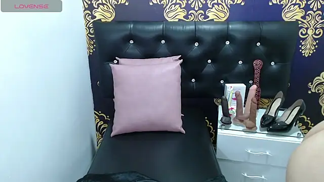 greatASS Latina online show from October 7, 7:33 pm