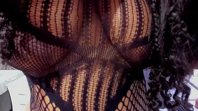 Snapshot of HellenJohansson chatting on November 12, 7:24 pm HellenJohansson online show from November 12, 7:24 pm