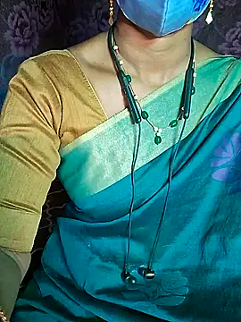 Snapshot of XBHUUME chatting on January 1, 4:29 pm XBHUUME online show from January 1, 4:29 pm