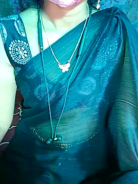 Snapshot of XBHUUME chatting on January 3, 5:42 pm XBHUUME online show from January 3, 5:42 pm