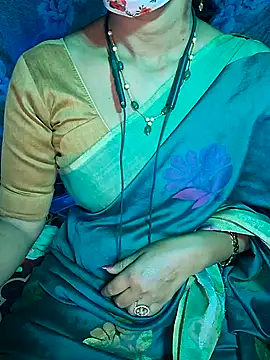 Snapshot of XBHUUME chatting on January 8, 4:44 pm XBHUUME online show from January 8, 4:44 pm