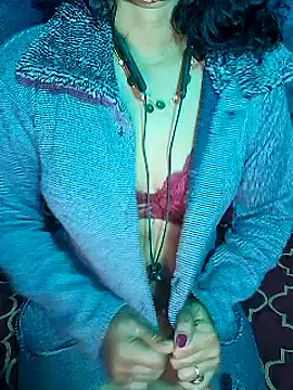 Snapshot of XBHUUME chatting on January 8, 7:45 pm XBHUUME online show from January 8, 7:45 pm