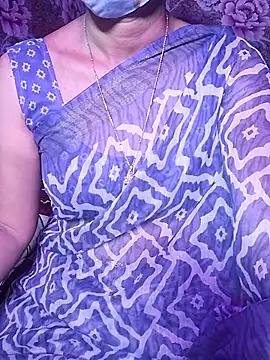 XBHUUME online show from April 15, 6:04 pm