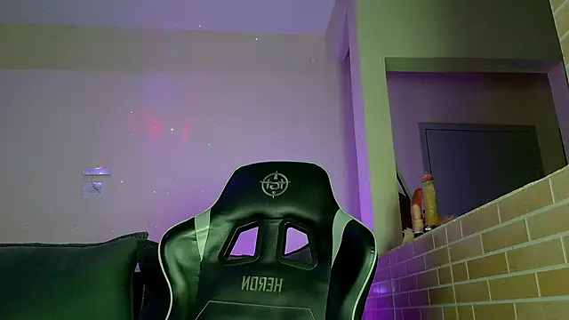 Snapshot of isa_hotwifee chatting on October 26, 6:47 pm isa hotwifee online show from October 26, 6:47 pm