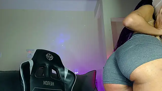 isa hotwifee online show from March 1, 2:30 pm