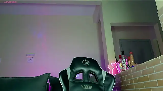 isa hotwifee online show from March 19, 5:39 pm