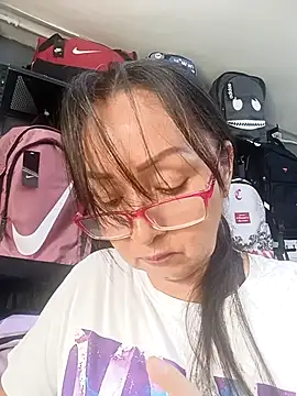 Sharomlove online show from March 7, 2:47 pm