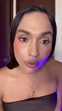 Snapshot of carminaurmommy chatting on May 5, 10:07 pm carminaurmommy online show from May 5, 10:07 pm