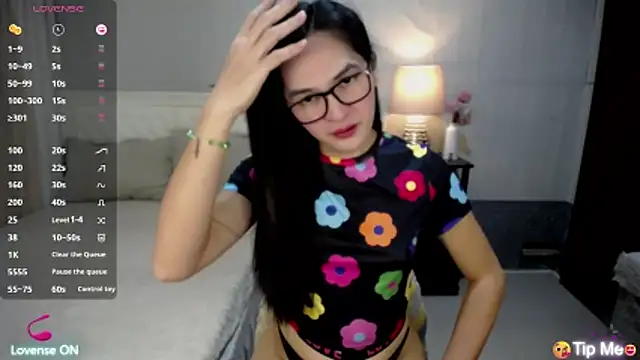 Snapshot of xAsianSweetHeart chatting on April 28, 12:20 am xAsianSweetHeart online show from April 28, 12:20 am
