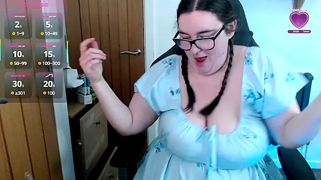 Rebecca Summer online show from April 23, 5:26 pm