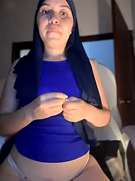 Snapshot of MatchedEyebrow chatting on September 24, 8:34 pm MatchedEyebrow online show from September 24, 8:34 pm