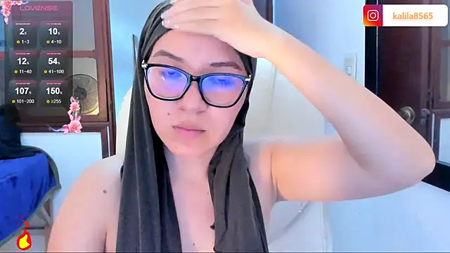 Snapshot of MatchedEyebrow chatting on September 26, 9:08 pm MatchedEyebrow online show from September 26, 9:08 pm