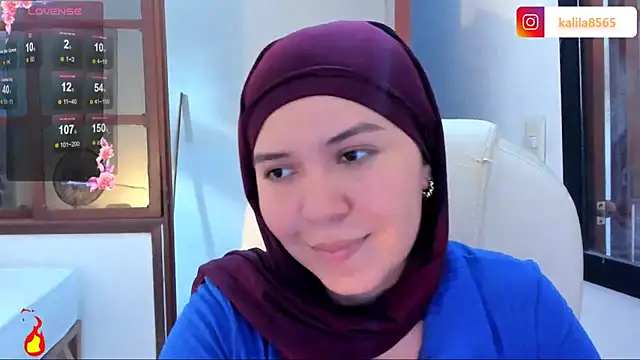 Snapshot of MatchedEyebrow chatting on October 6, 8:50 pm MatchedEyebrow online show from October 6, 8:50 pm