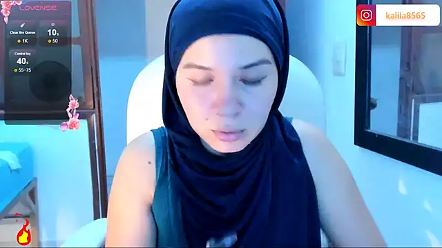 Snapshot of MatchedEyebrow chatting on October 17, 9:50 pm MatchedEyebrow online show from October 17, 9:50 pm