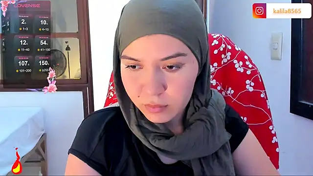 Snapshot of MatchedEyebrow chatting on November 4, 8:30 pm MatchedEyebrow online show from November 4, 8:30 pm