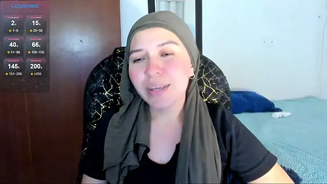 Snapshot of MatchedEyebrow chatting on April 27, 8:18 pm MatchedEyebrow online show from April 27, 8:18 pm