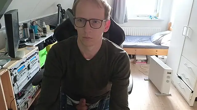 sexmenlion online show from April 19, 5:56 pm