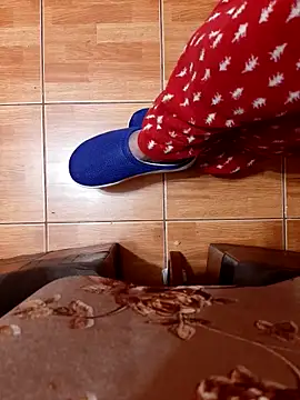 feet toes online show from October 23, 4:23 am