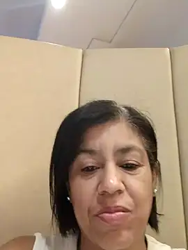 Snapshot of Molly_newman6 chatting on July 18, 9:02 am Molly newman6 online show from July 18, 9:02 am