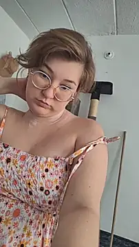 HunnyyLove online show from February 7, 2:21 pm