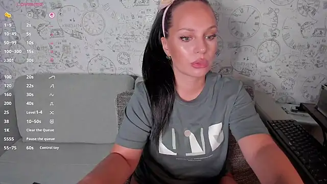 Snapshot of LondonBadGirl chatting on September 16, 8:43 pm LondonBadGirl online show from September 16, 8:43 pm