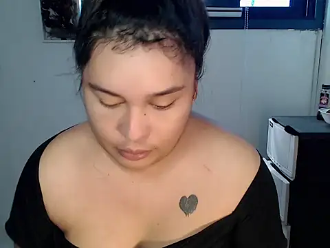 Snapshot of Hardcore_Tgirl chatting on May 27, 12:18 am Hardcore Tgirl online show from May 27, 12:18 am