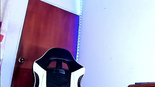 YeremiBrowm online show from January 14, 9:41 pm