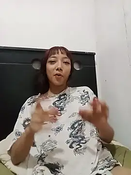 Snapshot of Karmakuro chatting on May 1, 12:32 pm Karmakuro online show from May 1, 12:32 pm