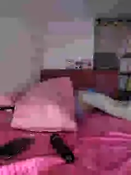 Snapshot of amycute_ chatting on December 2, 2:42 am amycute online show from December 2, 2:42 am