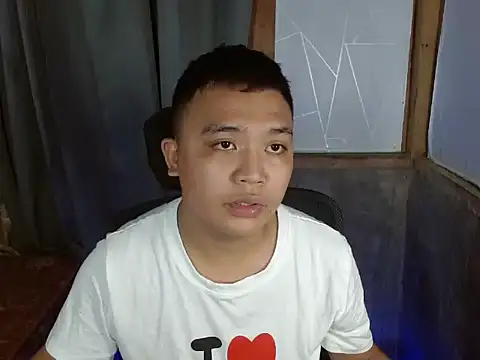 Snapshot of xsweetasian69x chatting on January 4, 8:17 am xsweetasian69x online show from January 4, 8:17 am