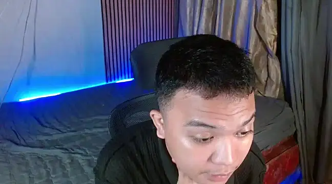 Snapshot of xsweetasian69x chatting on January 17, 4:57 pm xsweetasian69x online show from January 17, 4:57 pm