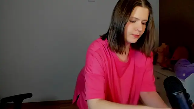 TinniAngel online show from March 5, 6:23 pm