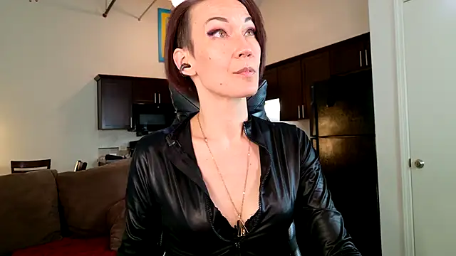 EveEnigma online show from March 19, 5:50 pm