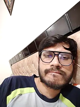 Snapshot of alex78265 chatting on June 14, 6:21 pm alex78265 online show from June 14, 6:21 pm