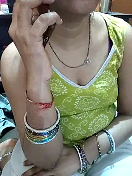 Snapshot of Diya_143 chatting on April 23, 2:19 pm Diya 143 online show from April 23, 2:19 pm