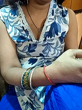 Snapshot of Diya_143 chatting on April 24, 4:59 am Diya 143 online show from April 24, 4:59 am