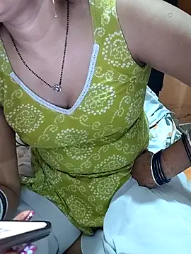 Snapshot of Diya_143 chatting on May 2, 5:29 pm Diya 143 online show from May 2, 5:29 pm