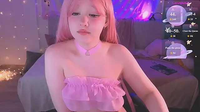 Snapshot of IrmaBell chatting on February 13, 1:23 am IrmaBell online show from February 13, 1:23 am