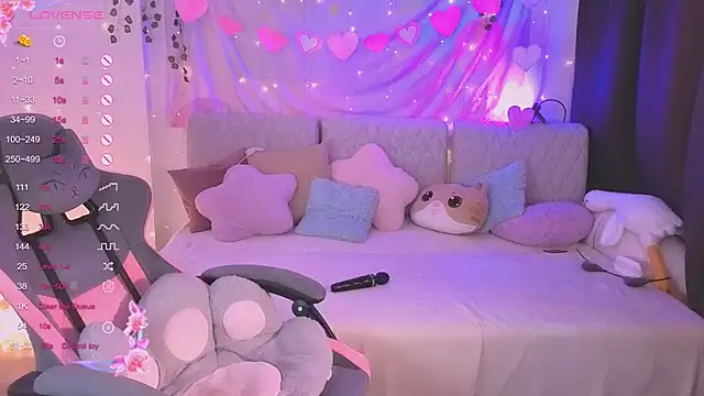 Snapshot of IrmaBell chatting on February 22, 5:40 am IrmaBell online show from February 22, 5:40 am