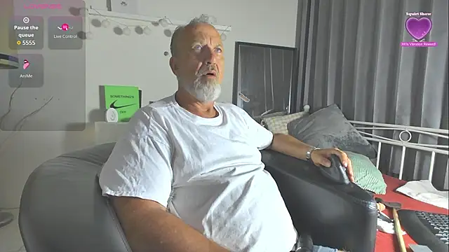 Snapshot of openminddaddy chatting on May 24, 9:31 pm openminddaddy online show from May 24, 9:31 pm