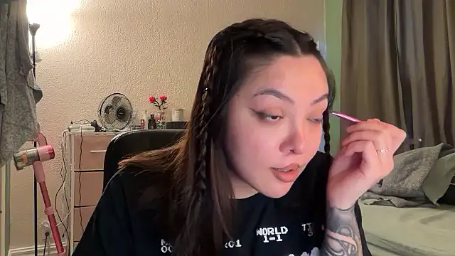 nativepumpkin95 online show from December 15, 6:56 pm