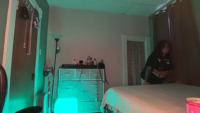 nativepumpkin95 online show from April 2, 11:46 pm