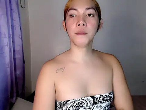 Snapshot of perly_169 chatting on June 26, 9:25 am perly 169 online show from June 26, 9:25 am