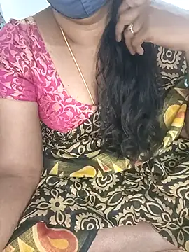 Snapshot of Tamil-hotwife chatting on February 3, 6:46 pm Tamil-hotwife online show from February 3, 6:46 pm